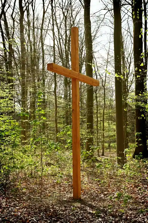 kreuz-im-wald